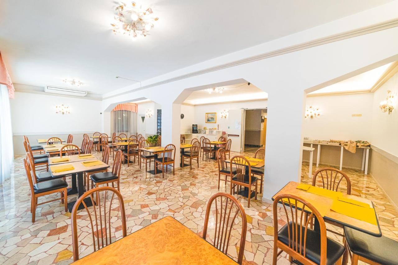 Hotel Grand Prix Sottomarina Ngoại thất bức ảnh